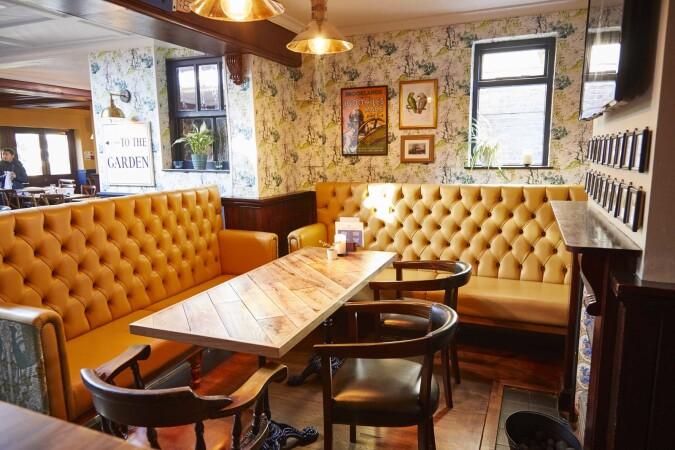 Best Sports Bars in Twickenham - Prince Albert