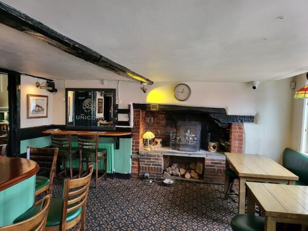 Best Sports Bars in Watford - The Unicorn