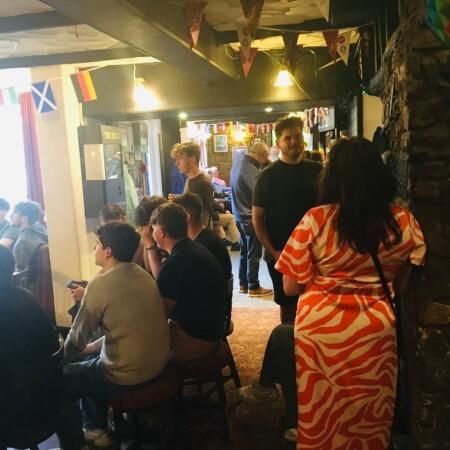 Best Sports Bars in Wotton-u-Edge - The Star Inn