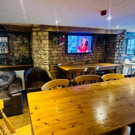 Best Sports Bars in Wotton-u-Edge - The Star Inn