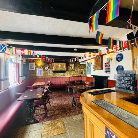 Best Sports Bars in Wotton-u-Edge - The Star Inn