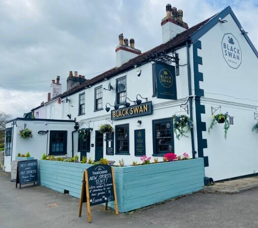 Best Sports Bars in Bristol - The Black Swan