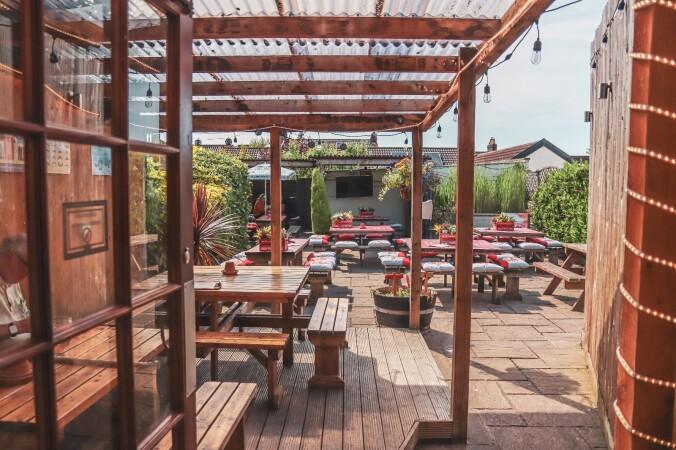 Best Sports Bars in Bristol - The Black Swan