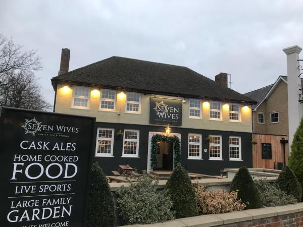 Best Sports Bars in Saint Ives - Seven Wives