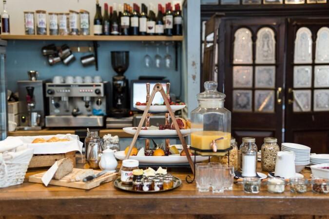 Best Sports Bars in London - Alma