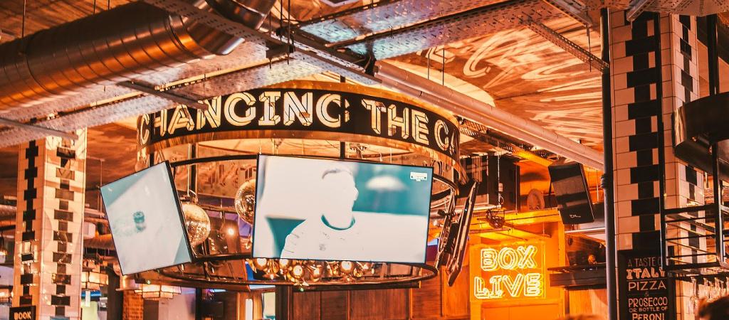 Best Sports Bars in Leeds - BOX Leeds