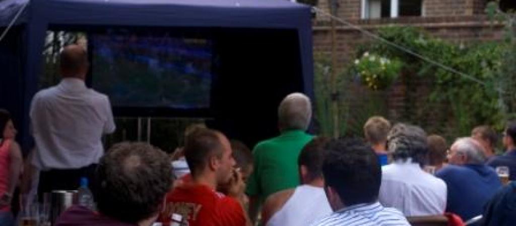 Best Sports Bars in Leatherhead - Penny Black