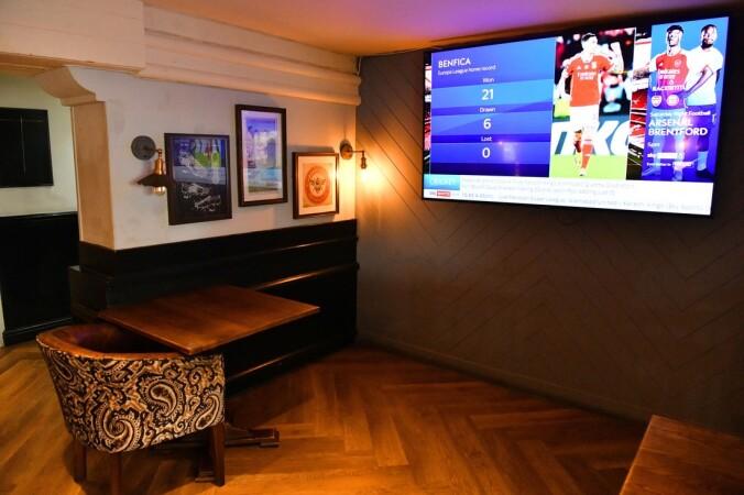 Best Sports Bars in Hounslow - Honeycombe (Hounslow)