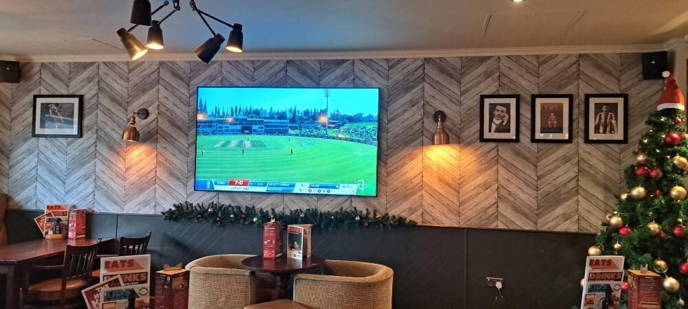 Best Sports Bars in Lincoln - Crown & Arrows (Lincoln)