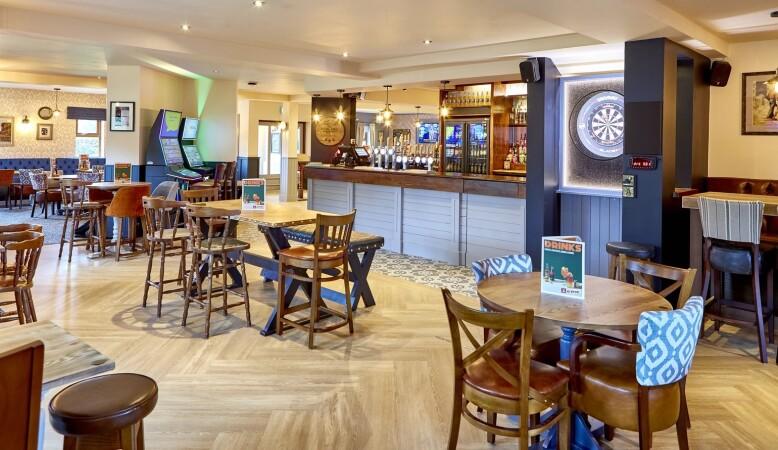 Best Sports Bars in Manchester - Flying Horse (Heald Green)