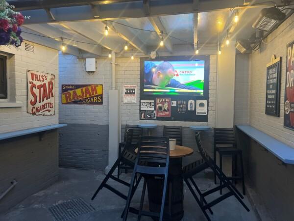 Best Sports Bars in Doncaster - Tut N Shive (Doncaster)