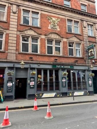 Best Sports Bars in Doncaster - Tut N Shive (Doncaster)