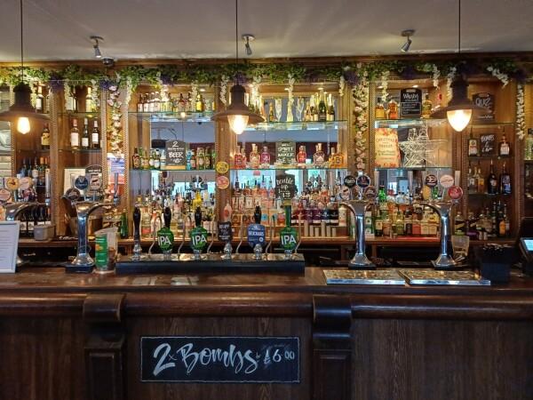 Best Sports Bars in Ipswich - Man On The Moon (Ipswich)