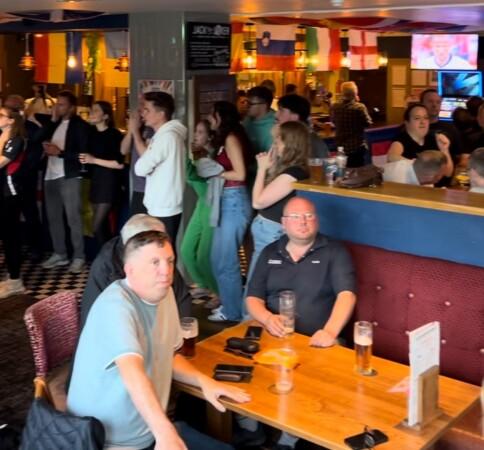 Best Sports Bars in Orpington - Buff (Orpington)