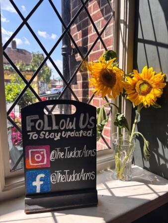 Best Sports Bars in Watford - Tudor Arms (Watford)