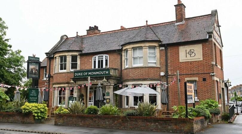 Best Sports Bars in Oxford - Duke Of Monmouth (Oxford)