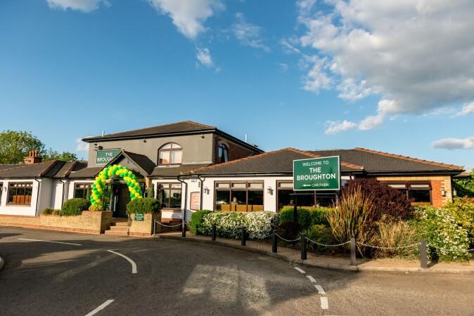 Best Sports Bars in Broughton - Broughton Hotel Hungry Horse (Milton Keynes)