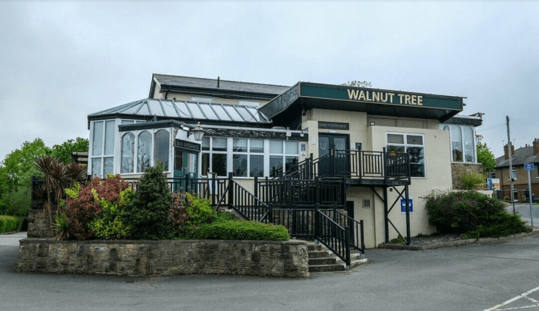 Best Sports Bars in Wakefield - Walnut Tree (Wakefield)