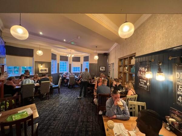 Best Sports Bars in Portsmouth - Coach & Horses (Portsmouth)