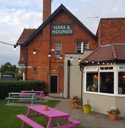 Best Sports Bars in Gloucester - Hare & Hounds (Gloucester)
