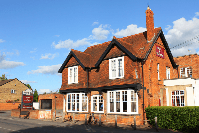 Best Sports Bars in Gloucester - Hare & Hounds (Gloucester)