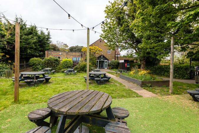 Best Sports Bars in Margate - Wheatsheaf (Margate)