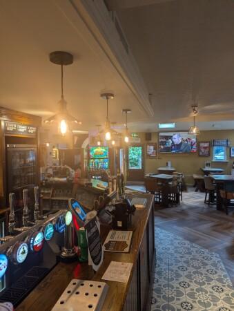 Best Sports Bars in Berkshire - Wee Waif (Charvil)