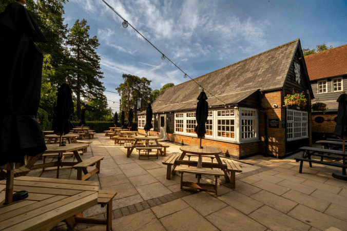 Best Sports Bars in Stevenage - Old Red Lion (Shephall)