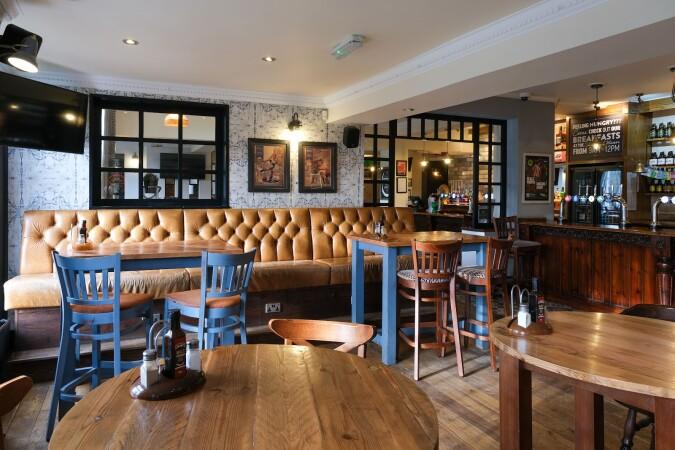 Best Sports Bars in Nottingham - Sherwood Manor (Nottingham)