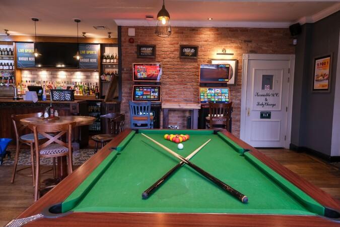 Best Sports Bars in Nottingham - Sherwood Manor (Nottingham)