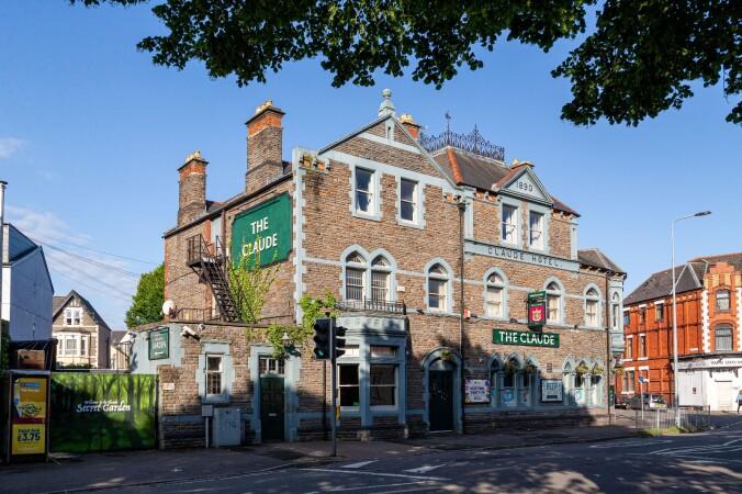 Best Sports Bars in Cardiff - The Claude