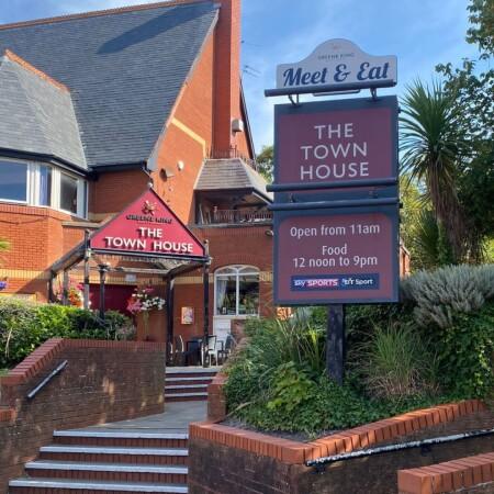 Best Sports Bars in Lytham St Annes - Town House (Lytham St Annes)