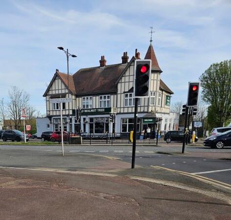 Best Sports Bars in Southend-on-Sea - Old Walnut Tree (Southend-on-Sea)