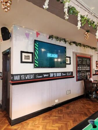 Best Sports Bars in Ayrshire - Drouthy Neebors (Largs)