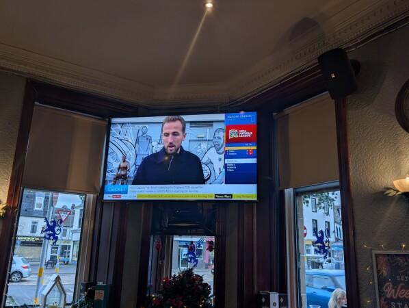 Best Sports Bars in Ayrshire - Drouthy Neebors (Largs)