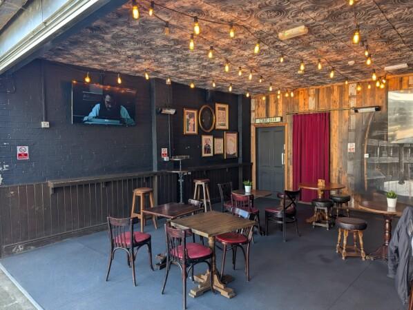 Best Sports Bars in Stratford-upon-Avon - Rose & Crown (Stratford-Upon-Avon)