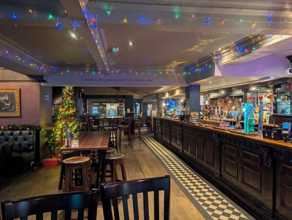 Best Sports Bars in Stratford-upon-Avon - Rose & Crown (Stratford-Upon-Avon)