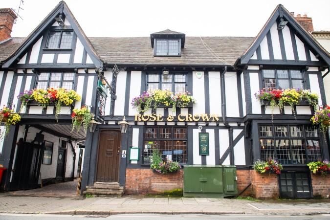 Best Sports Bars in Stratford-upon-Avon - Rose & Crown (Stratford-Upon-Avon)