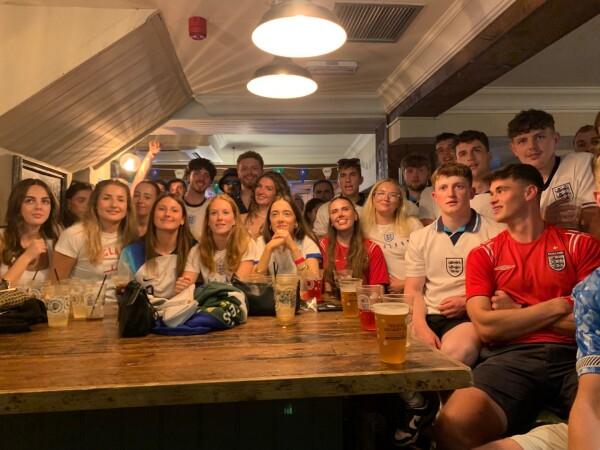 Best Sports Bars in Guildford - George Abbot (Guildford)