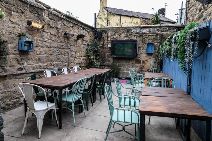 Best Sports Bars in Leeds - Woodies (Leeds)