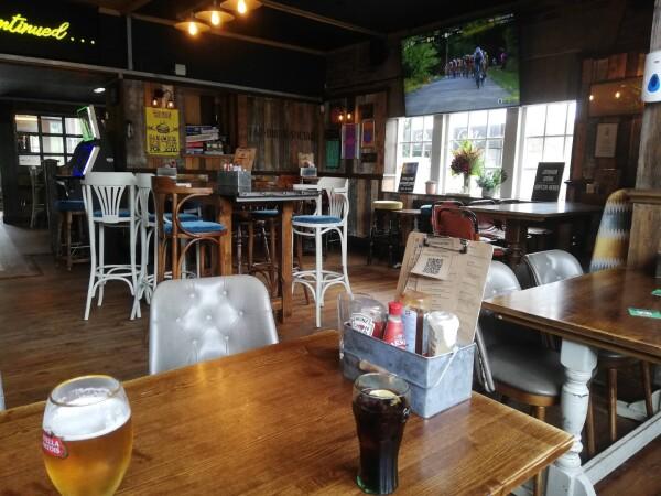 Best Sports Bars in Leeds - Woodies (Leeds)