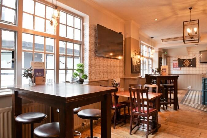 Best Sports Bars in Camberley - Carpenters Arms (Camberley)