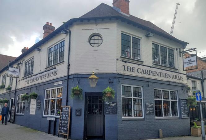 Best Sports Bars in Camberley - Carpenters Arms (Camberley)
