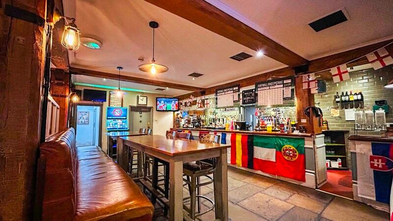 Best Sports Bars in Abingdon - College Oak (Abingdon)