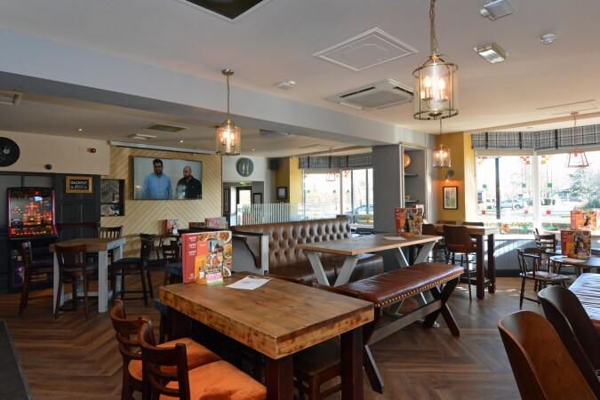 Best Sports Bars in Portsmouth - Farmhouse (Portsmouth)