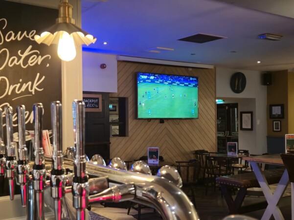 Best Sports Bars in Portsmouth - Farmhouse (Portsmouth)