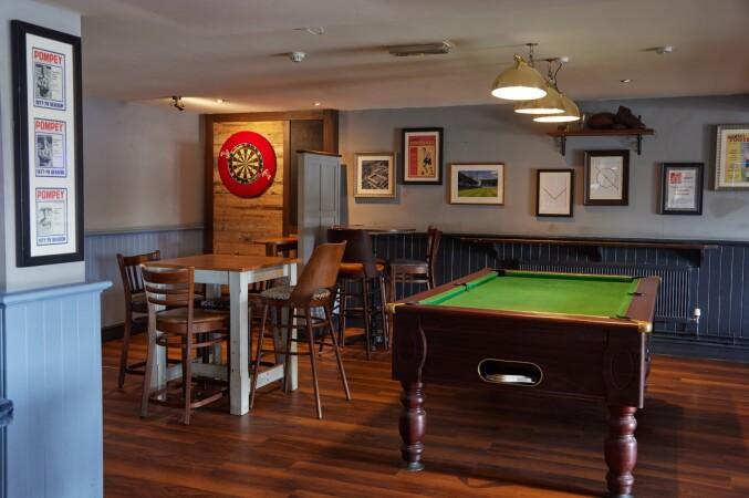 Best Sports Bars in Portsmouth - Farmhouse (Portsmouth)