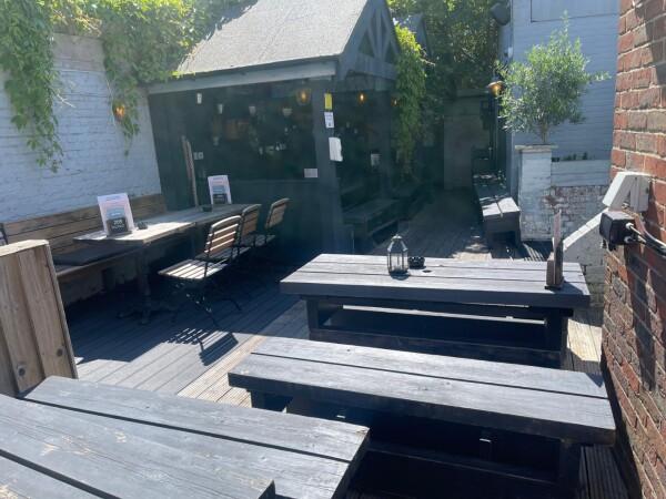 Best Sports Bars in Belsize Park - George (Belsize Park)