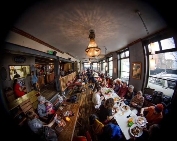 Best Sports Bars in Walthamstow - The Chequers