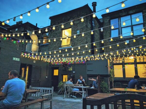 Best Sports Bars in Walthamstow - The Chequers